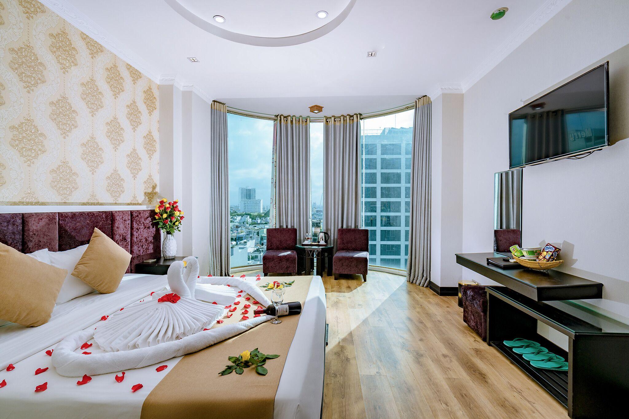 Phòng 3 Người Nhìn Ra Thành Phố