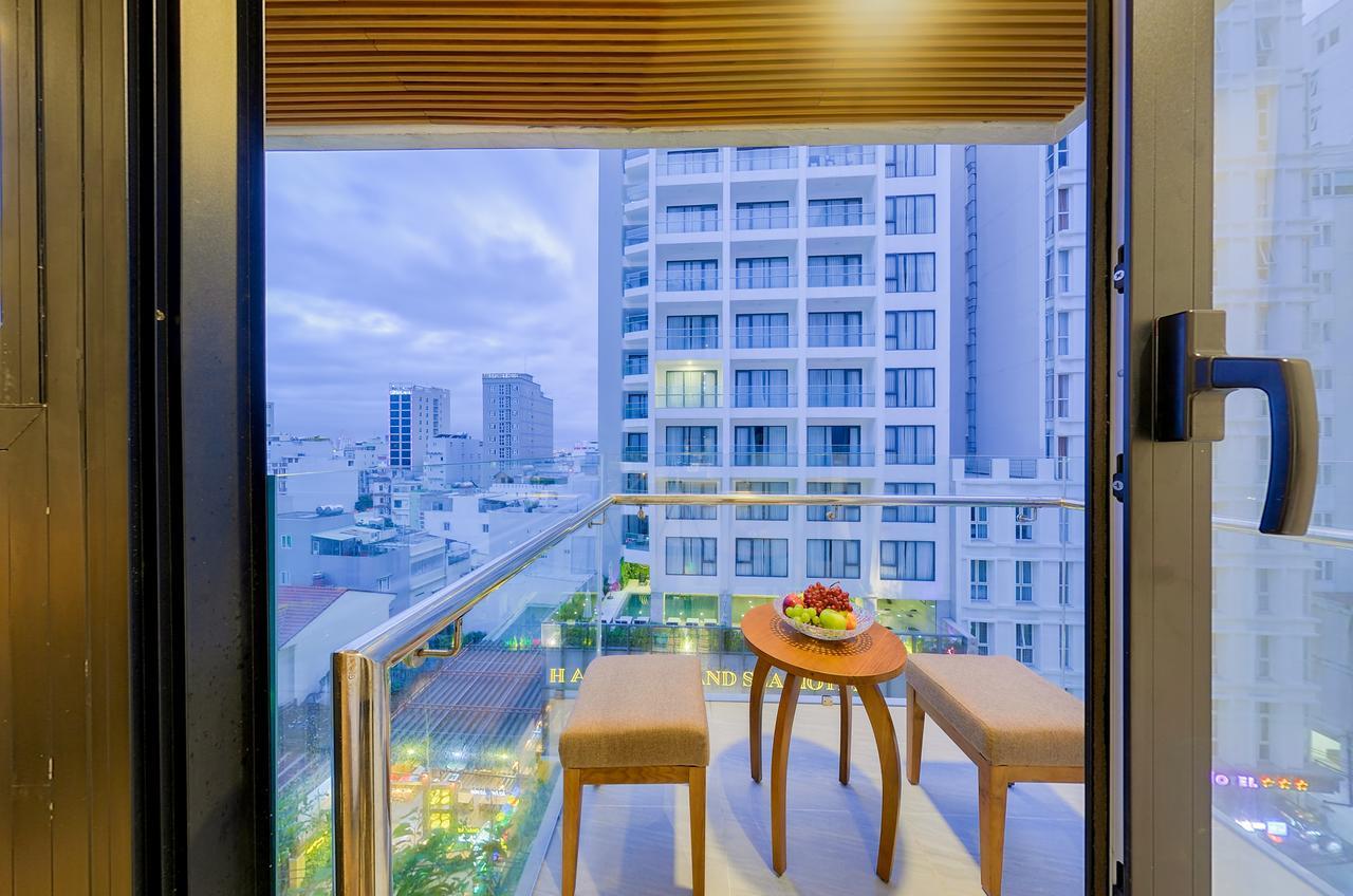 Phòng Deluxe Giường Đôi/2 Giường Đơn với Ban Công và Hướng Phố