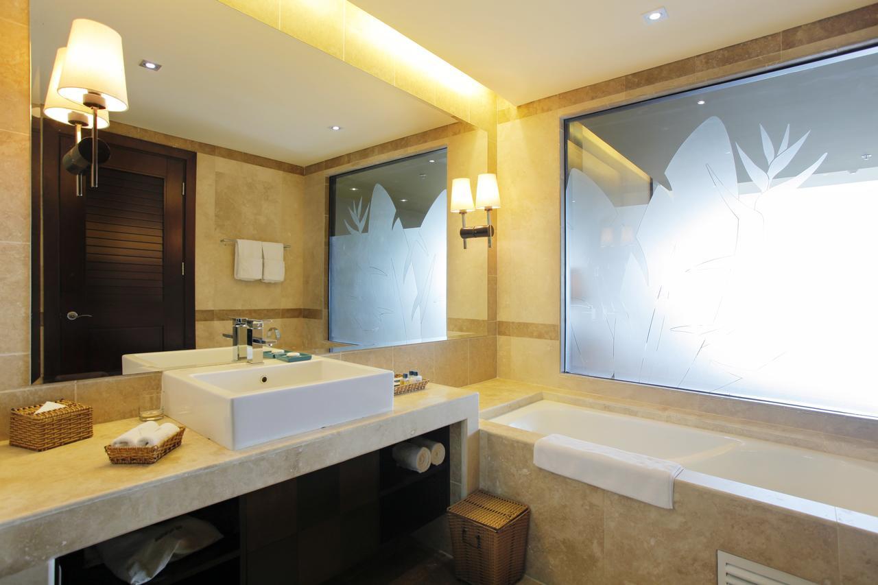 Phòng Deluxe Giường Đôi Có Ban Công