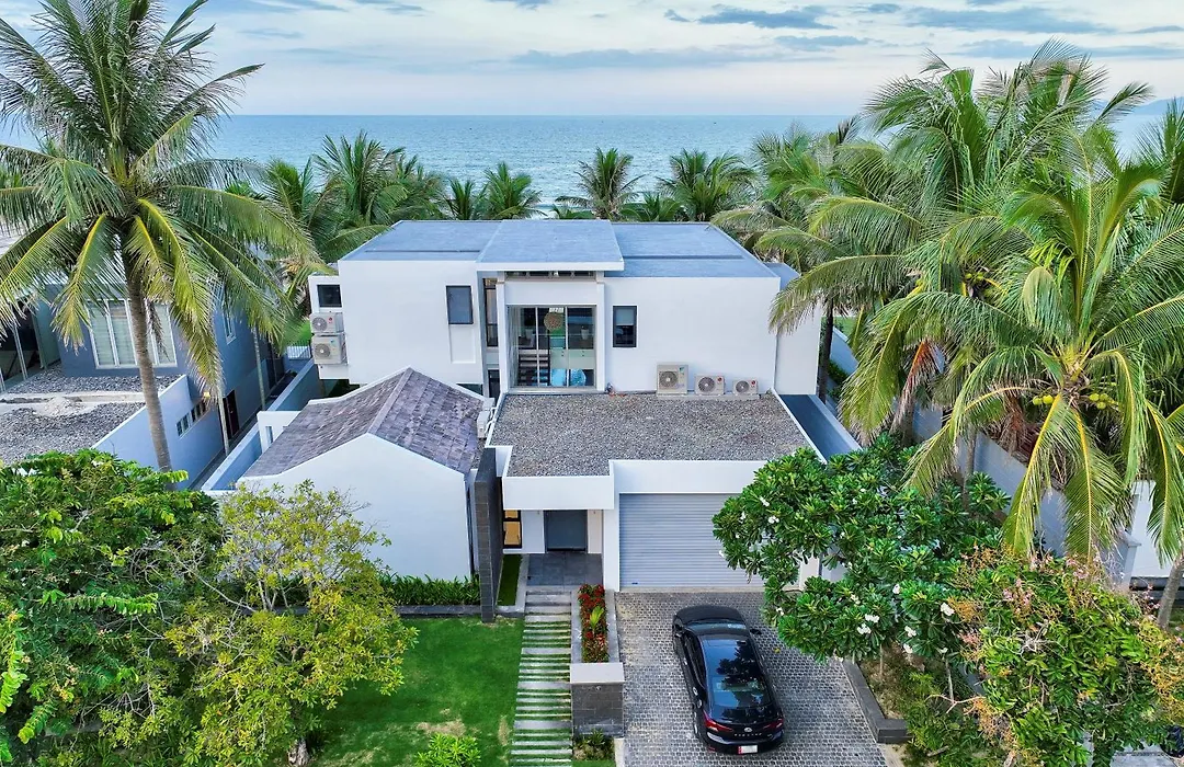 Dreamy Beach Villas Danang-1