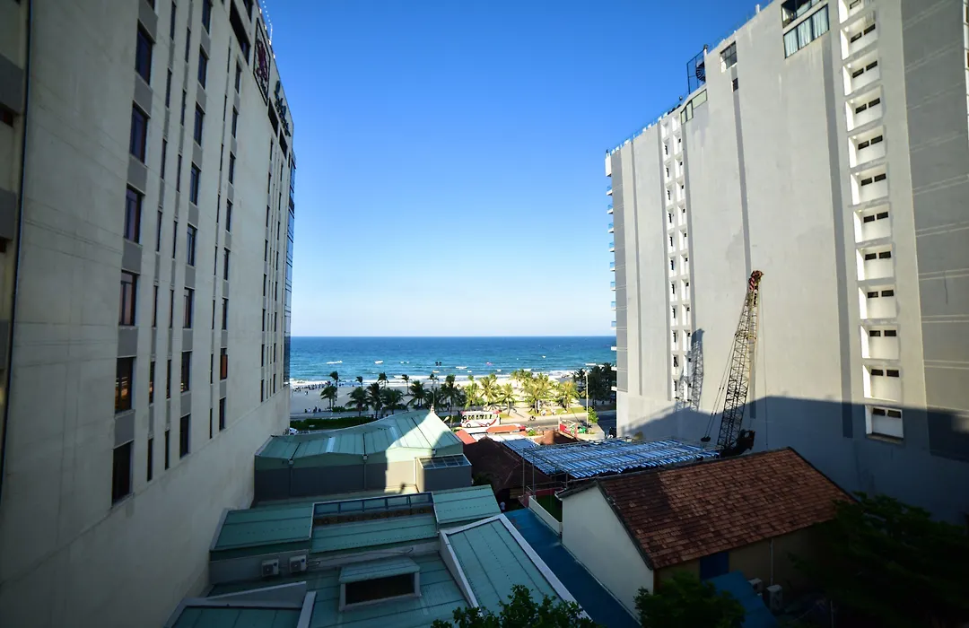 Ruby Hotel-1