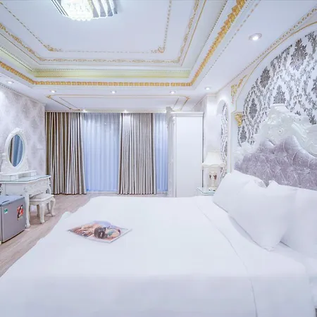 Royal Beach Hotel By Thg-2