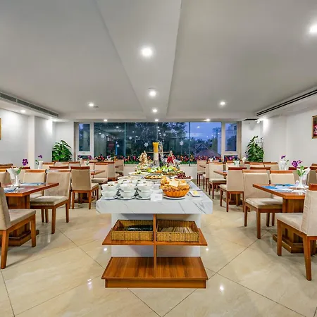 Prague Da Nang Beach Hotel-2