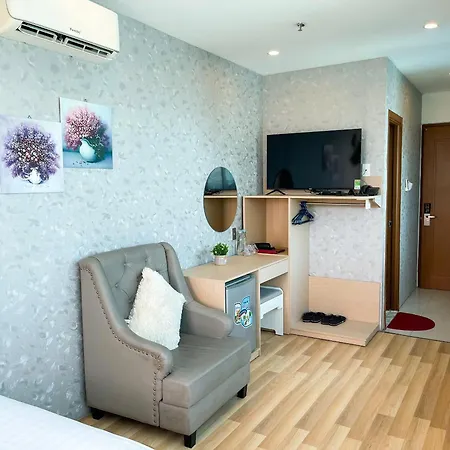 Happy Day Riverside Hotel & Spa Danang-3