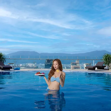 Merry Land Hotel Da Nang-3