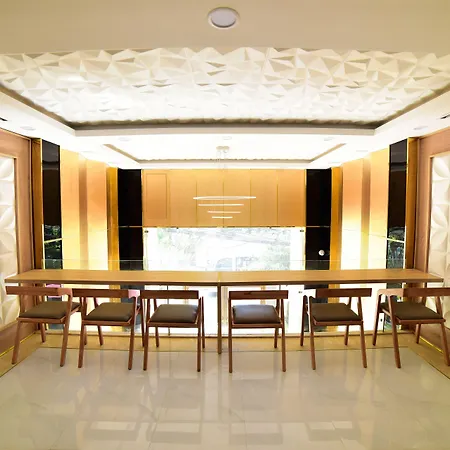 Ruby Hotel-2