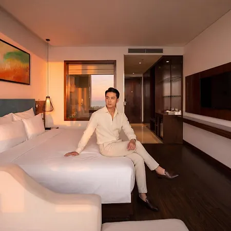 Khách Sạn Maximilan Đà Nẵng Beach-3