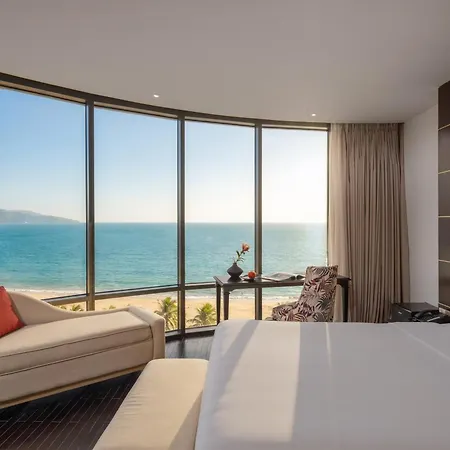 Holiday Beach Hotel Danang-3