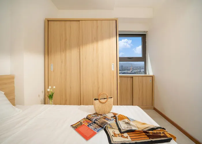 Thanh Apartment with sea view - Căn hộ sát biển