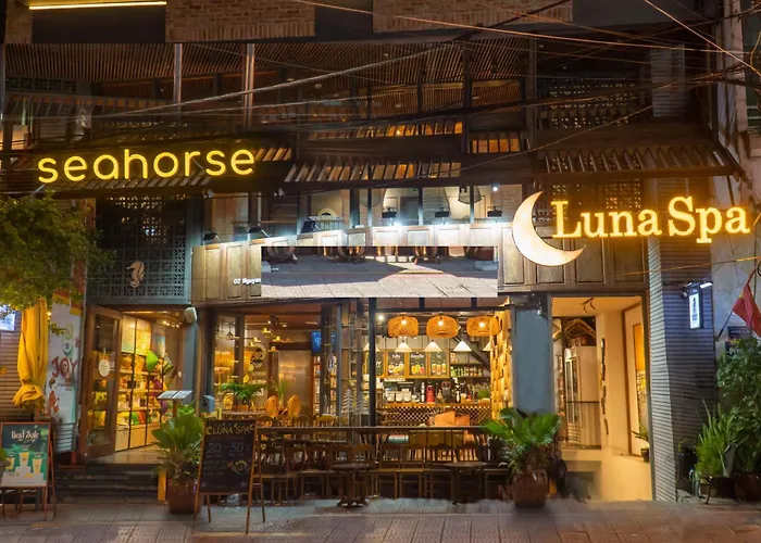Nhà Trọ và Bar Seahorse bởi HAVI