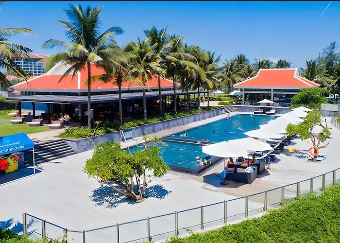 Luxury Dana Beach Resort & Spa
