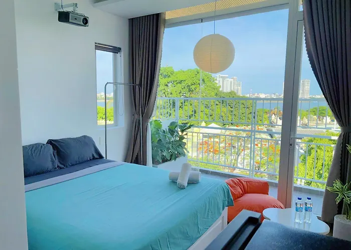 Corgi House Danang - Steps From Dragon Bridge