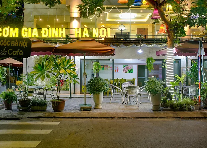 La Beach Hotel