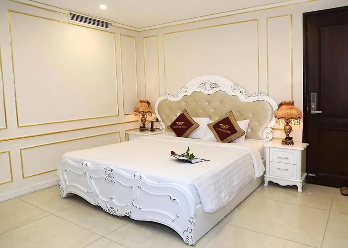 Tuyet Son Hotel