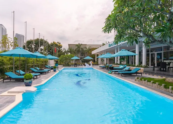 Flora Beach Hotel & Spa